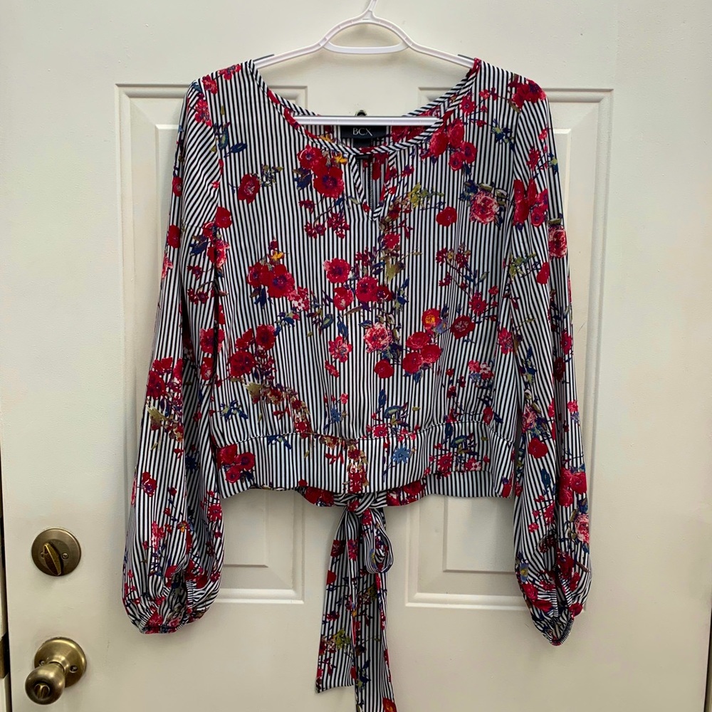 BCX Long Sleeve Blouse
Striped Floral Top with Back-Tie
Size: Large